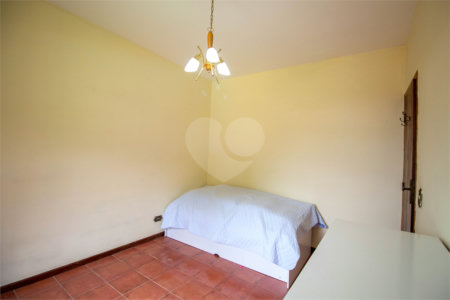 Casa à venda ou para alugar com 5 quartos, sendo 2 suítes, no condomínio Restinga Verde, São Roque - SP