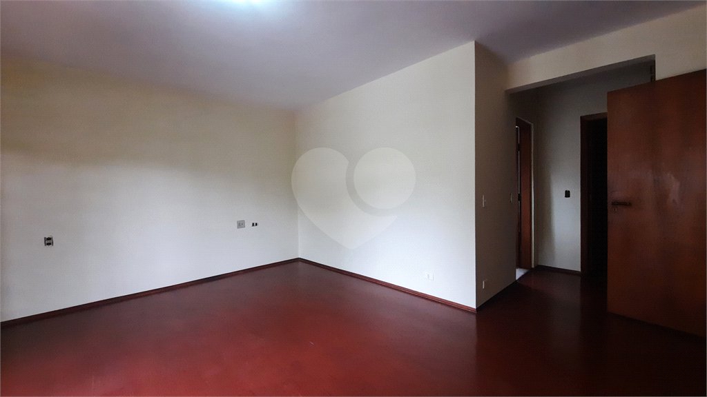 Sobrado à venda com 4 quartos, sendo 3 suítes,  em Interlagos, São Paulo, SP