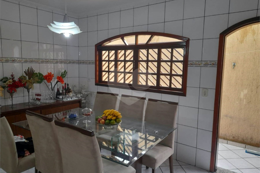 Sobrado à venda com 3 quartos no Brasilândia, São Paulo, SP