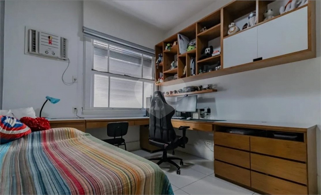 Apartamento à venda com 4 quartos, sendo 1 suíte,  em Copacabana, Rio de Janeiro, RJ