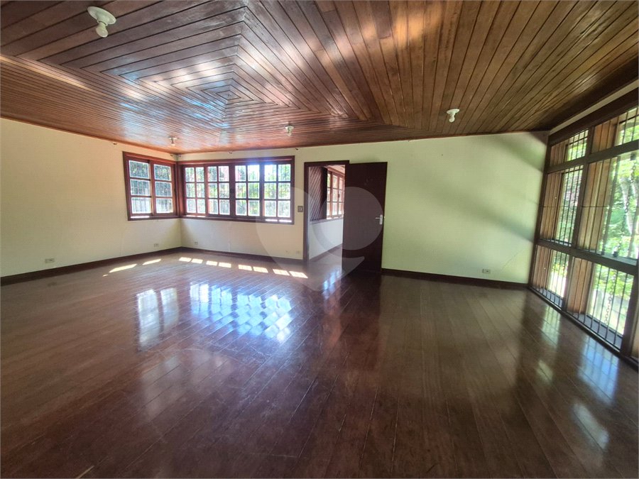 Casa à venda ou para alugar com 4 suítes no condomínio Parque Imperial da Cantareira, Mairiporã - SP