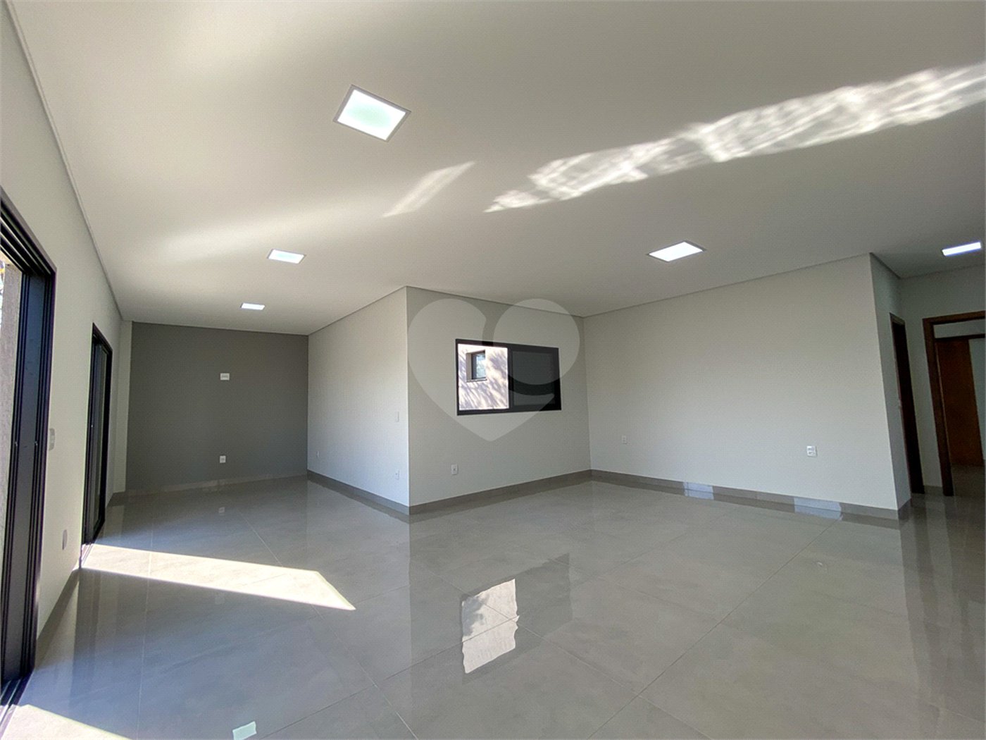 Casa à venda com 5 suítes no condomínio Nova Jerusalém - Jardinópolis, Jardinópolis - SP