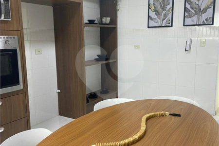 Sobrado à venda com 3 quartos, sendo 1 suíte,  em Vila Pires, Santo André, SP