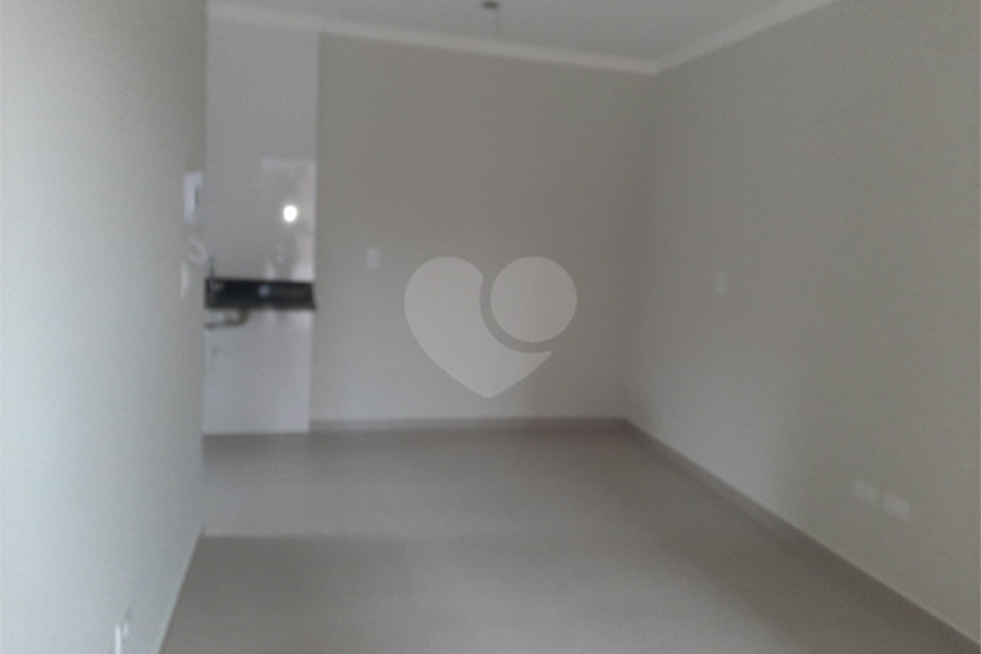 Apartamento com 37m2, 2 quartos, banheiro, sala, cozinha, quintal e 1 vaga de GARAGEM