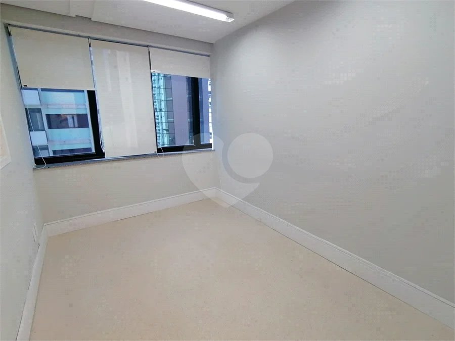 SALA COMERCIAL, 106m2, NO PARAISO