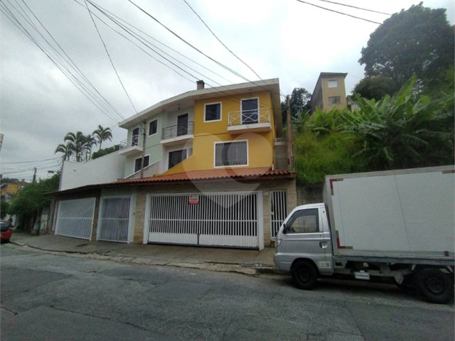 Sobrado à venda com 3 quartos, sendo 1 suíte,  em Santa Teresinha, São Paulo, SP