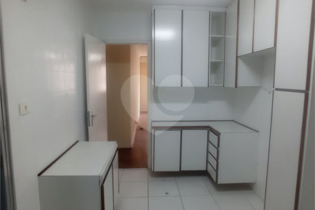 Apartamento à venda com 3 quartos, sendo 1 suíte, em Pinheiros, São Paulo, SP