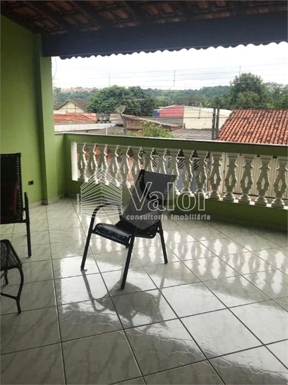 Sobrado para venda.