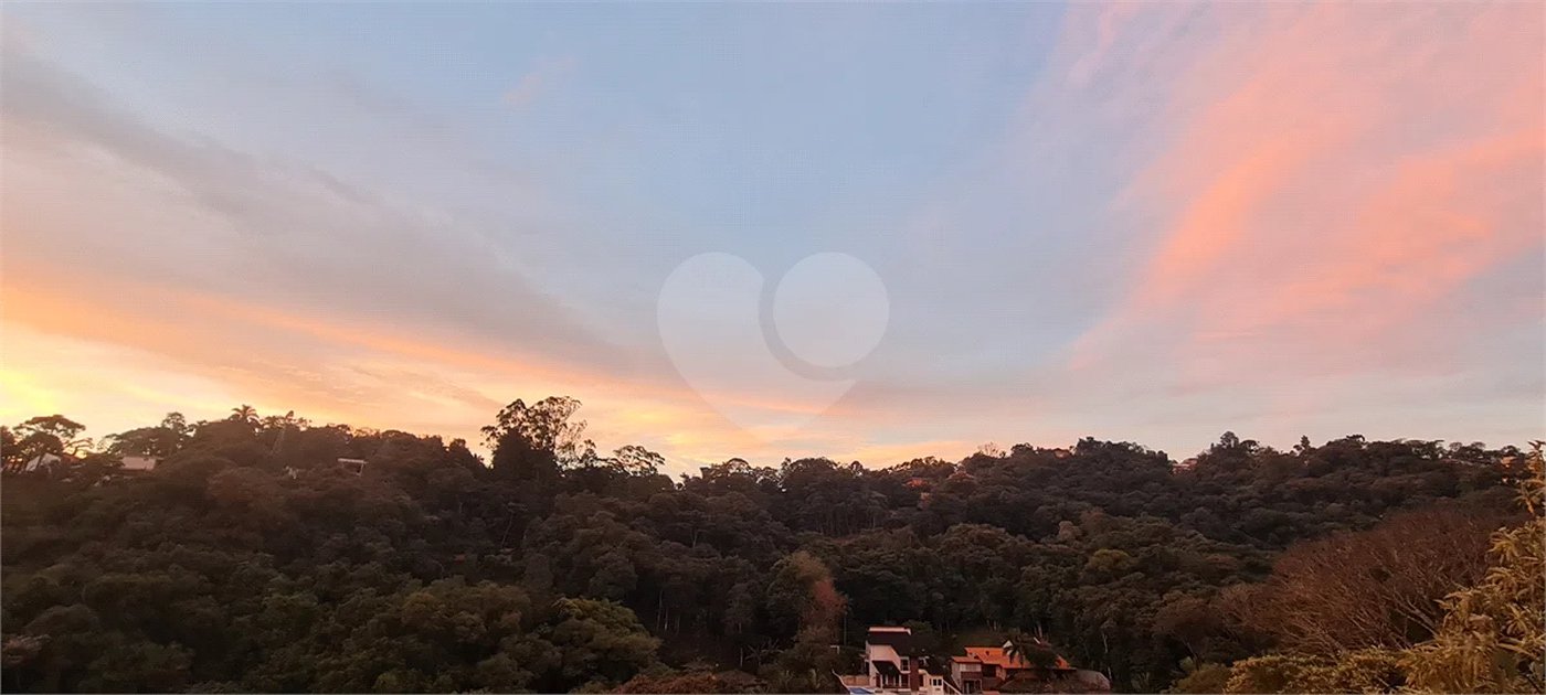 Casa à venda com 3 suítes no condomínio Alpes da Cantareira, Mairiporã - SP
