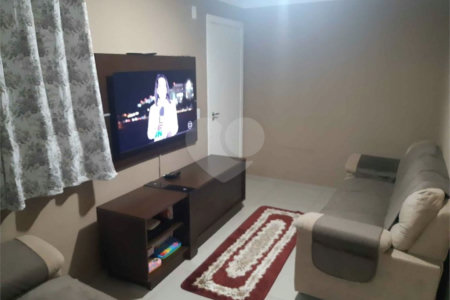 Apartamento no Condomínio Mont Azul.