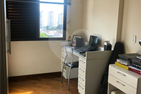 Apartamento na Região do Anália Franco Próximo ao Shopping com 3 Dormitórios sendo 1 Suíte e 2 Vagas de Garagem