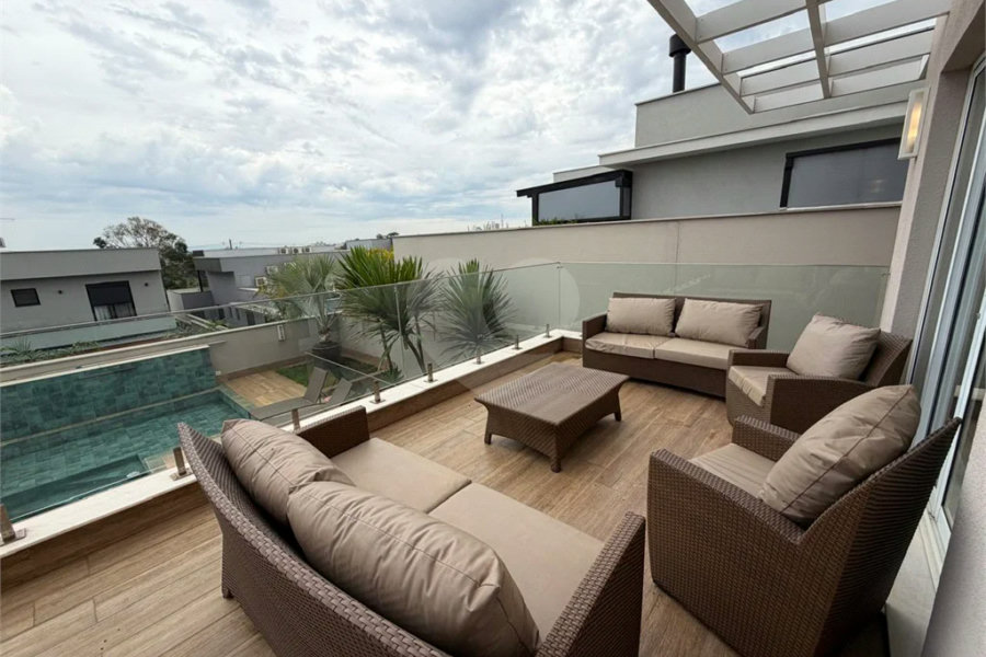 Casa de alto padrão em condomínio exclusivo com 4 suítes