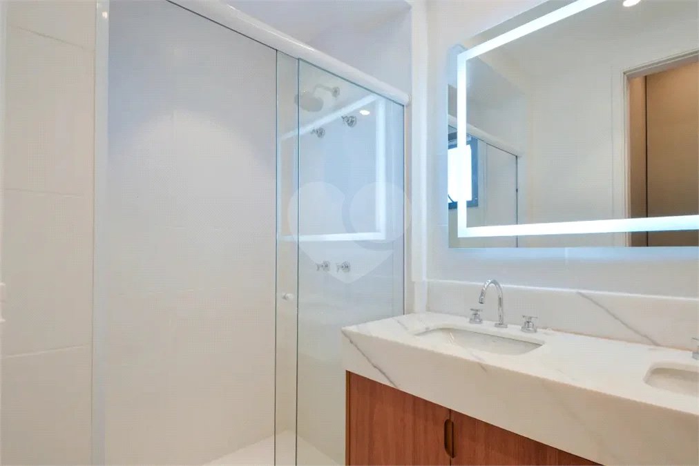 Apartamento para venda e locação em Pinheiros com 3 quartos, sendo 3 suítes, 178m²