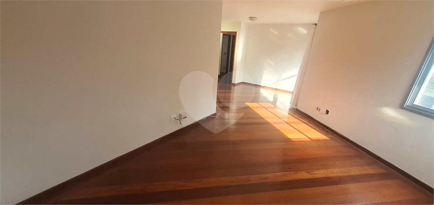 Apartamento à venda com 3 quartos, sendo 1 suíte, em Vila Paulicéia, São Paulo, SP