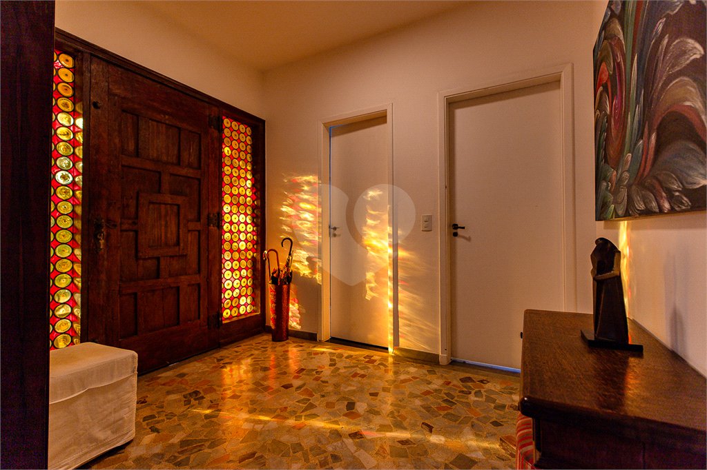 Casa Térrea à venda com 5 quartos, sendo 3 suítes, em Jardim Marajoara, São Paulo, SP