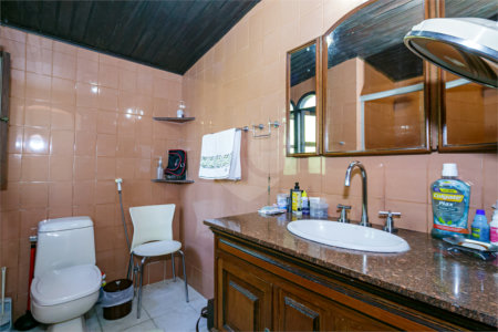 Sobrado à venda com 4 quartos, sendo 1 suíte, em Alto da Boa Vista, São Paulo, SP
