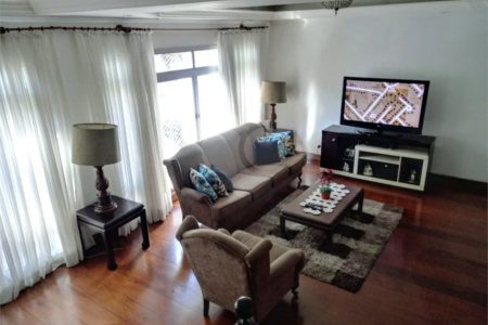 Sobrado à venda com 4 quartos, sendo 1 suíte, em Santana, São Paulo, SP