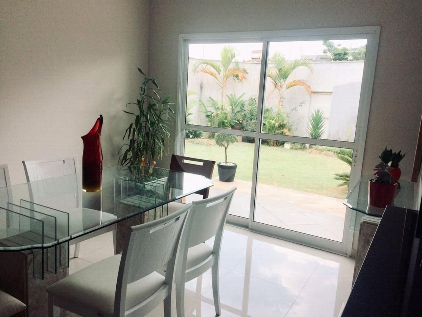 Sobrado à venda com 4 suítes em Vila Oliveira, Mogi das Cruzes, SP