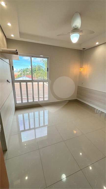 Casa à venda com 3 quartos, sendo 1 suíte, no condomínio Solar das Torres, Cuiabá - MT
