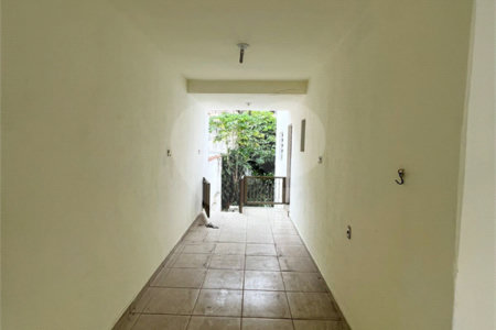 Sobrado à venda com 3 quartos em Vila Nivi, São Paulo, SP