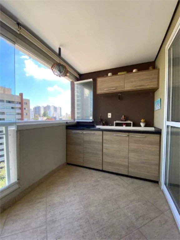 Apartamento à venda com 3 quartos, sendo 1 suíte,  em Vila Andrade, São Paulo, SP