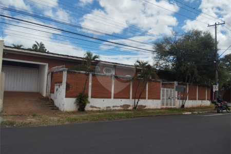 Casa à venda com 5 quartos, sendo 3 suítes, em Vila Sedenho, Araraquara, SP