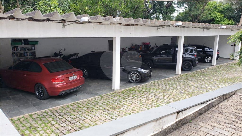 Casa à venda com 4 quartos, sendo 2 suítes, em Horto, São Paulo, SP