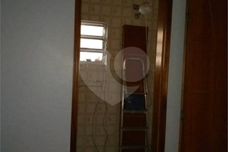 Casa Térrea à venda com 4 quartos, sendo 1 suíte,  em Vila Nivi, São Paulo, SP