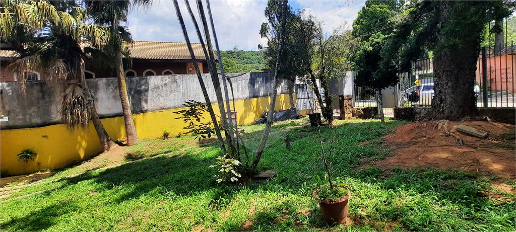 Casa à venda ou para alugar com 4 quartos, sendo 2 suítes, em Mantiqueira, Mairiporã, SP