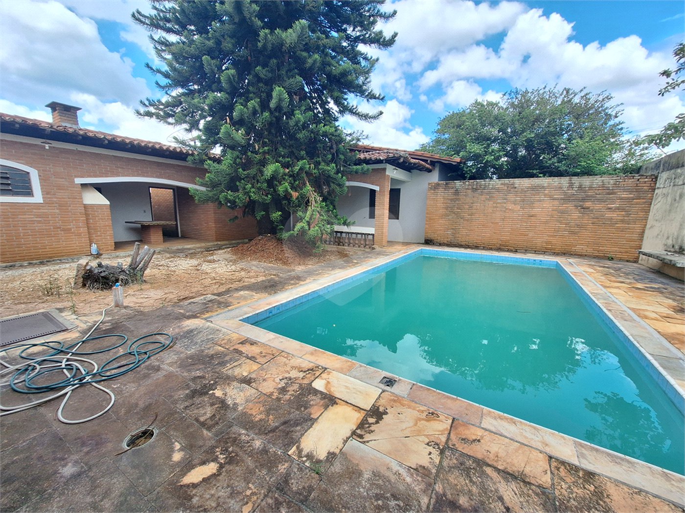 Casa à venda com 3 quartos, sendo 1 suíte, no Centro, Vinhedo, SP