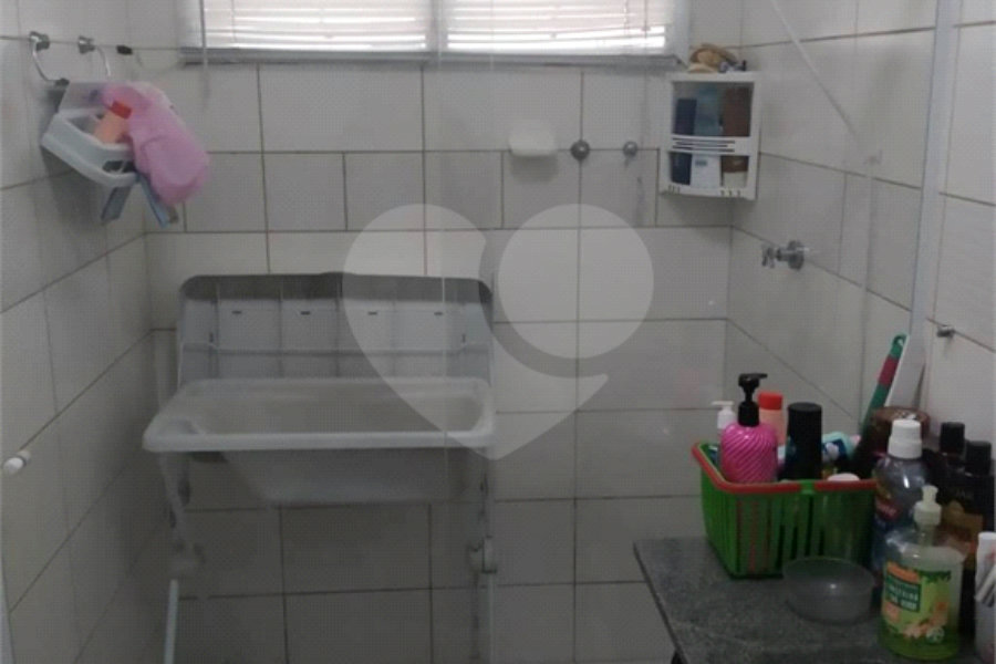Casa à venda com 3 quartos, sendo 1 suíte,  no condomínio Village St. Louis, São Paulo - SP