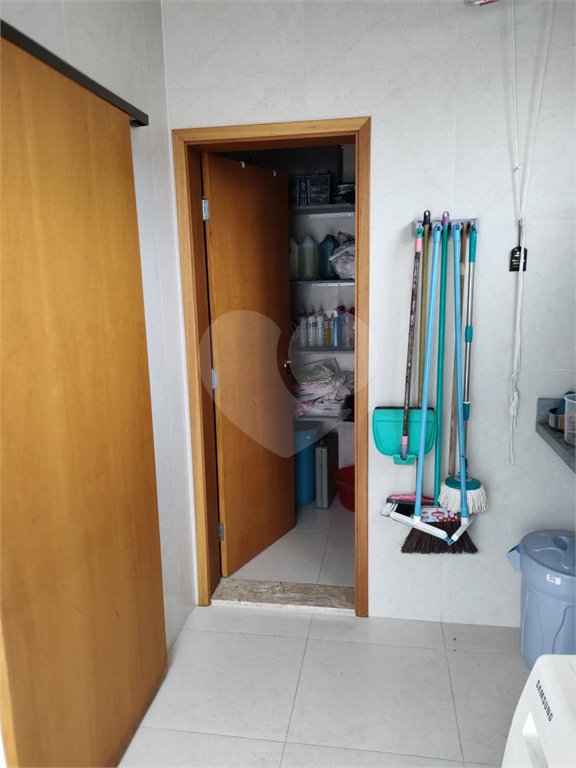 Casa à venda com 4 quartos, sendo 2 suítes, no condomínio Residencial Villaggio Paradiso, Itatiba - SP