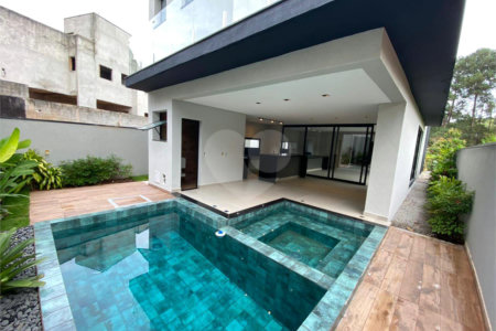Casa à venda com 3 suítes no condomínio Reserva Granja Anita, Mogi das Cruzes - SP