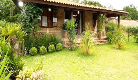 Casa à venda com 3 quartos, sendo 1 suíte,  em Estância Nova Analândia, Analândia, SP
