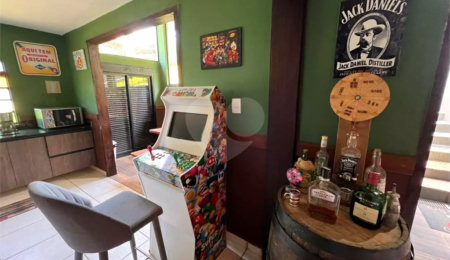 Chácara à venda com 8 quartos, sendo 4 suítes,  em Rio Acima, Atibaia, SP