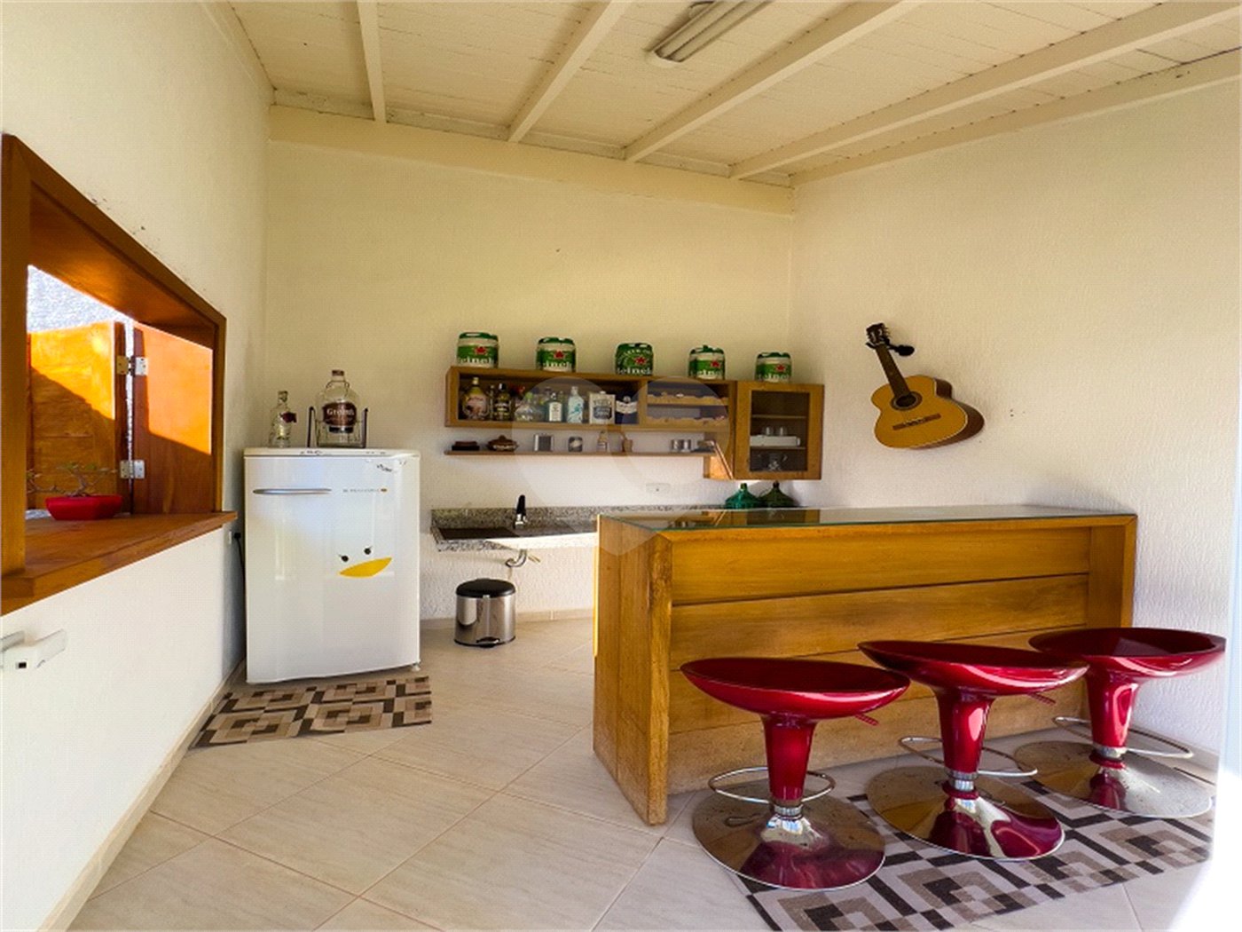 Casa à venda ou para alugar com 3 suítes no condomínio Figueira Garden, Atibaia - SP