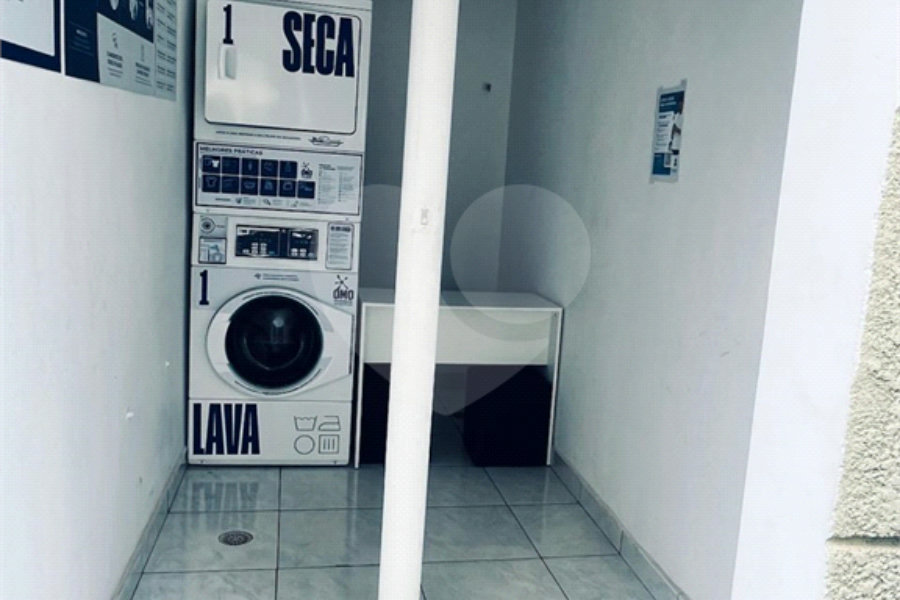 Apartamento à venda com 2 quartos em Parque Maria Domitila, São Paulo, SP