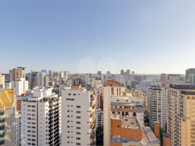 Cobertura à venda com 3 quartos, sendo 2 suítes,  em Itaim Bibi, São Paulo, SP