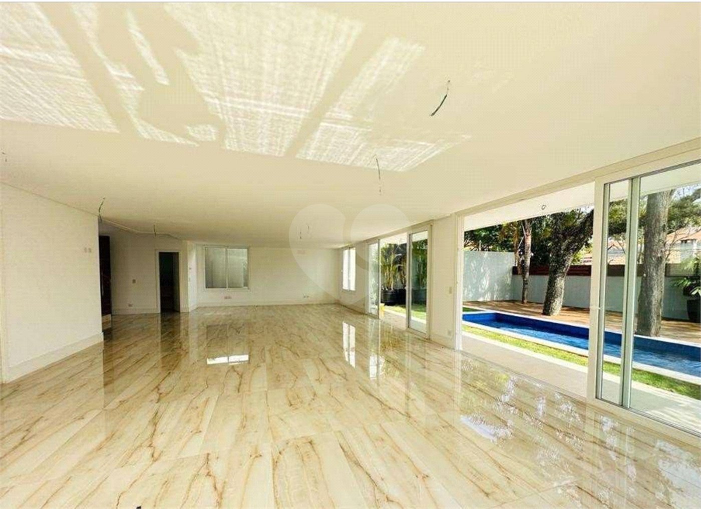 Casa à venda com 4 suítes no condomínio Porto Fino, São Paulo - SP