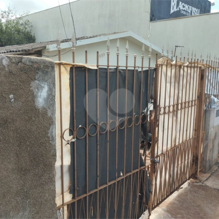 Casa à venda com 3 quartos em Jardim Santa Lúcia, Araraquara, SP