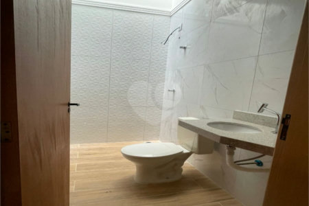 Casa de Vila à venda com 2 quartos, sendo 1 suíte, em Cajuru do Sul, Sorocaba, SP