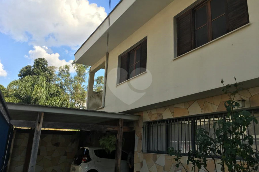 Casa à venda com 4 quartos, sendo 1 suíte, em Jardim São Bento, São Paulo, SP