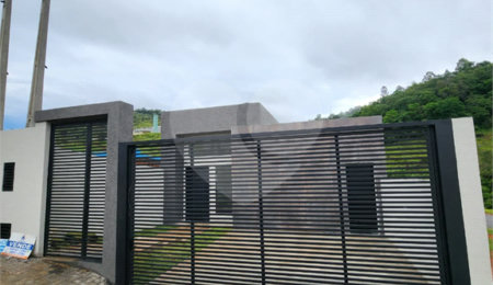 Casa à venda com 3 quartos, sendo 1 suíte, no Centro, Bom Jesus dos Perdões, SP