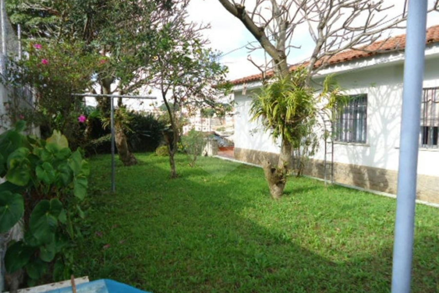 Casa Térrea à venda com 4 quartos, sendo 1 suíte,  em Jardim Peri, São Paulo, SP