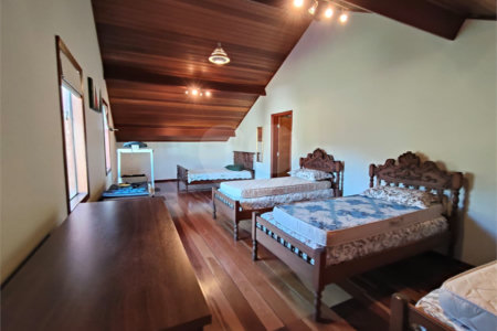 Casa à venda com 7 quartos, sendo 4 suítes, no condomínio Riviera de Santa Cristina XIII, Paranapanema - SP