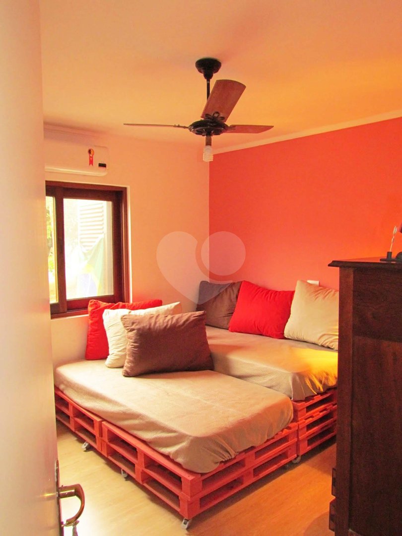 Casa de Vila à venda com 4 quartos, sendo 1 suíte, em Chácara Monte Alegre, São Paulo, SP