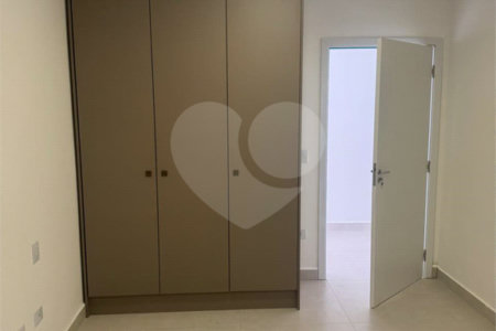 Casa à venda com 4 suítes no condomínio Figueira Garden, Atibaia - SP