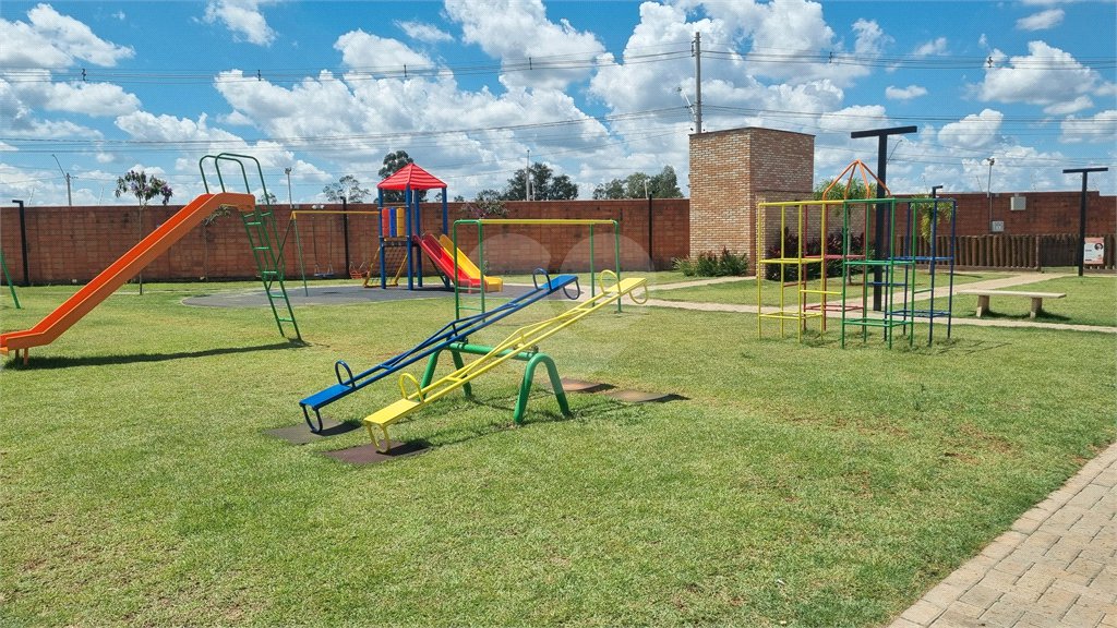 Casa à venda com 3 quartos, sendo 1 suíte,  no condomínio Residencial Villagio Wanel, Sorocaba - SP