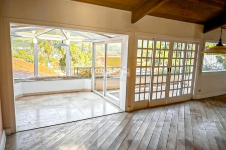 Casa à venda com 4 suítes em Vila Petrópolis, Atibaia, SP