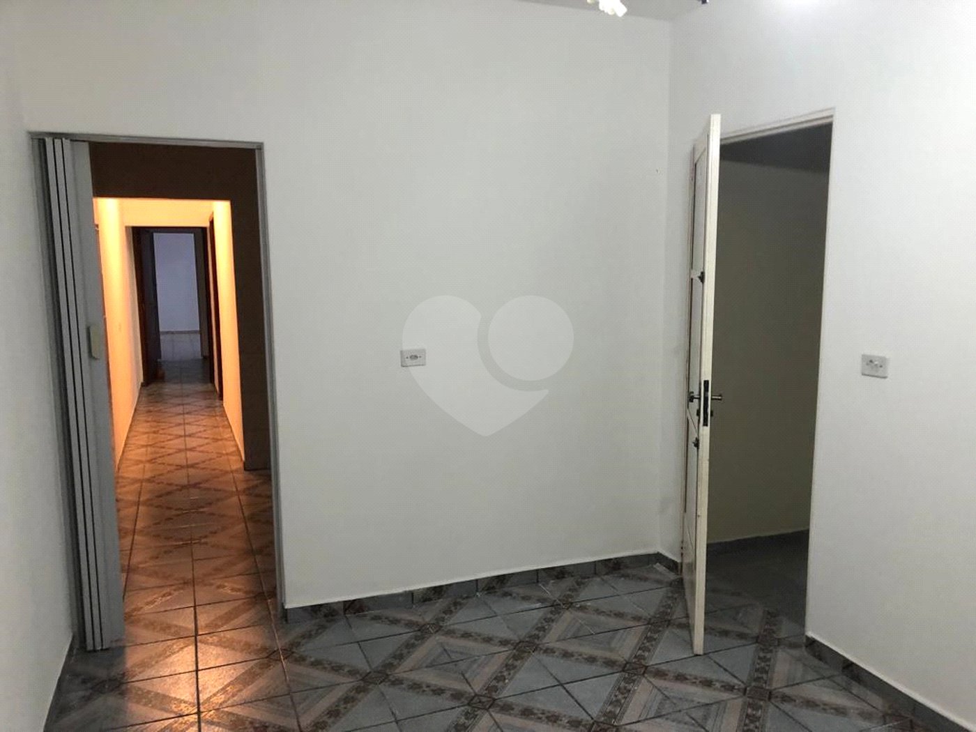 Casa à venda com 3 quartos, sendo 1 suíte, em Loteamento Terras de São Pedro e São Paulo, Salto, SP